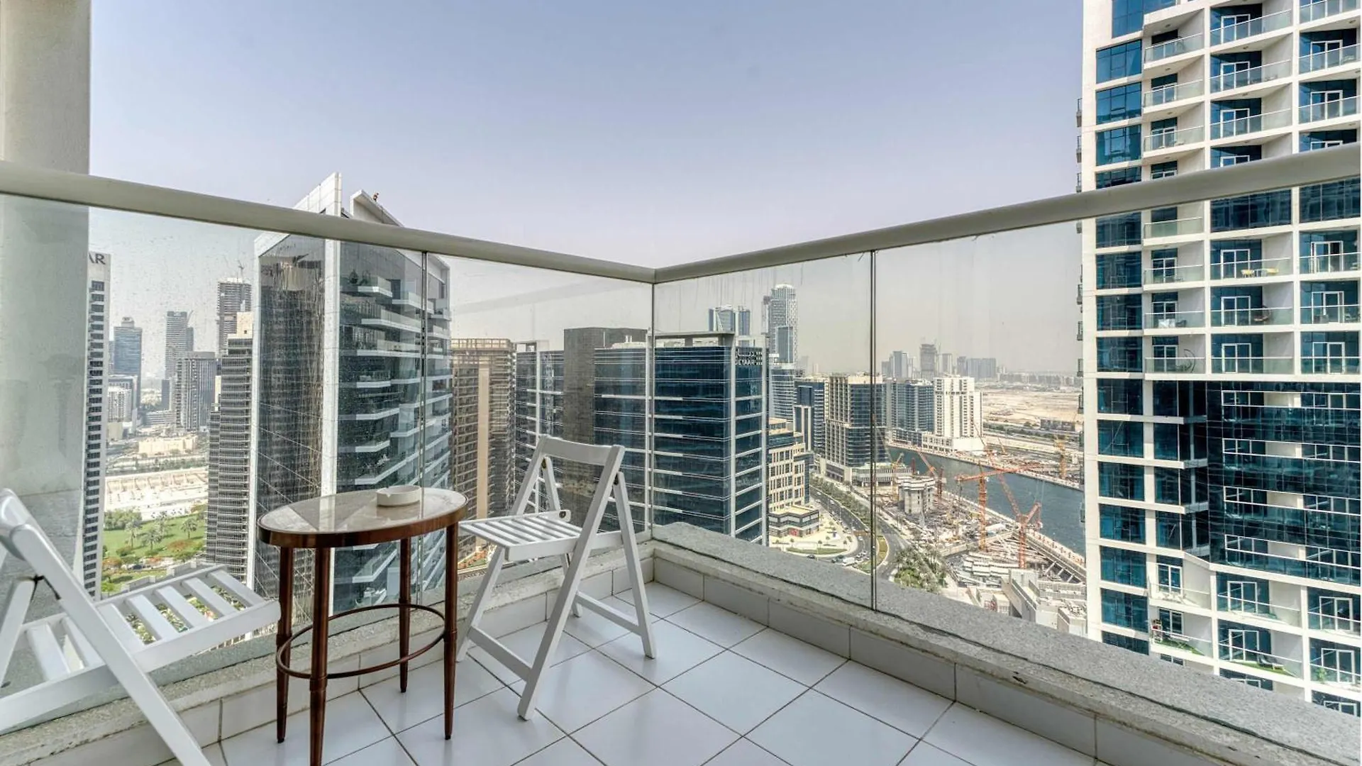 Pvh - Stylish 1Br With City And Canal View - Prive Dubai 0*,